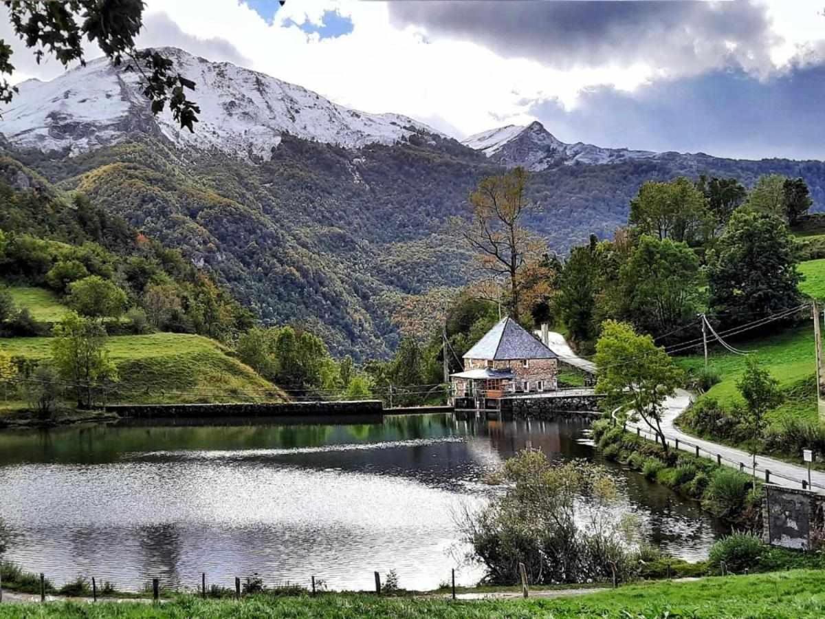 Apartamentos Rurales La Laguna Somiedo Valle de Lago Εξωτερικό φωτογραφία