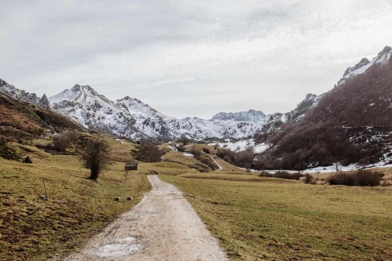 Apartamentos Rurales La Laguna Somiedo Valle de Lago Εξωτερικό φωτογραφία