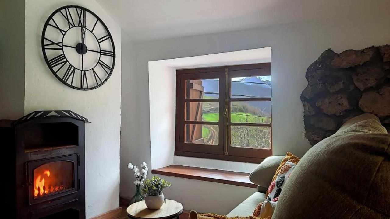 Apartamentos Rurales La Laguna Somiedo Valle de Lago Εξωτερικό φωτογραφία