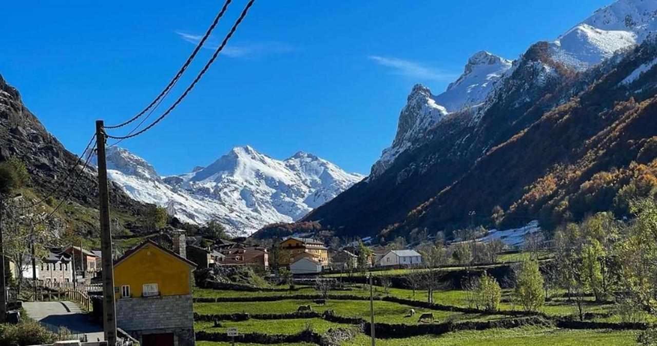 Apartamentos Rurales La Laguna Somiedo Valle de Lago Εξωτερικό φωτογραφία