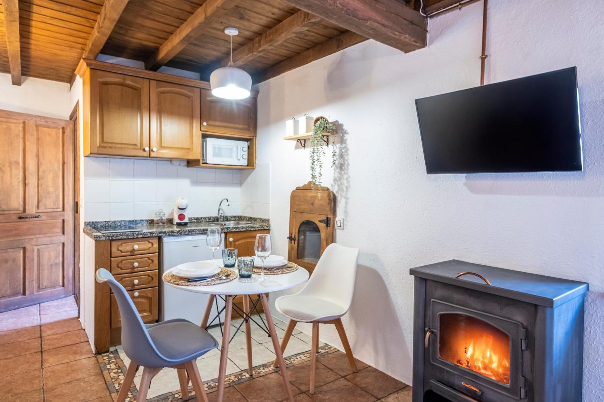 Apartamentos Rurales La Laguna Somiedo Valle de Lago Εξωτερικό φωτογραφία